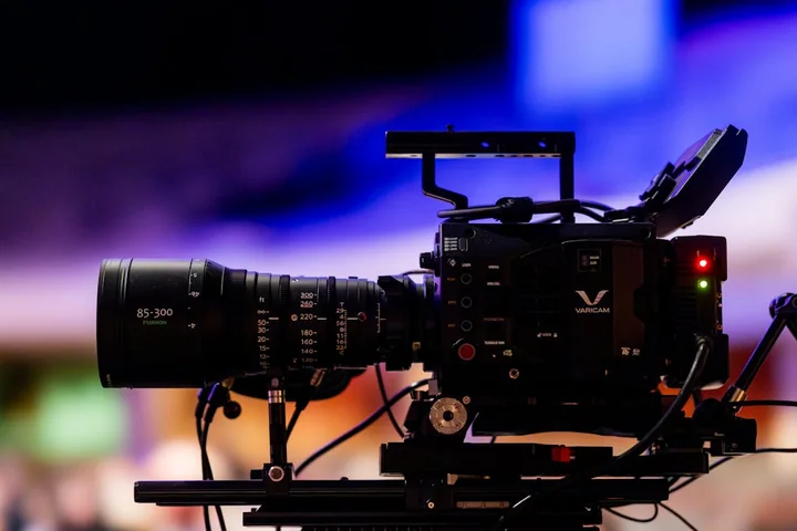 Kamery profesjonalne a konsumenckie – czym się różnią