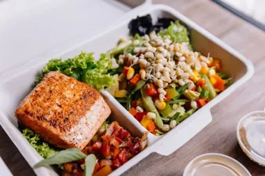 Gdzie w Gorzowie Wielkopolskim zamówić catering dietetyczny łączący regionalne smaki z nowoczesnym podejściem do zdrowego żywienia?