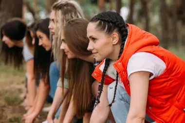 Sezon wakacyjny już niebawem. Gdzie wysłać nastolatka, by odpoczął i przeżył niesamowitą przygodę?