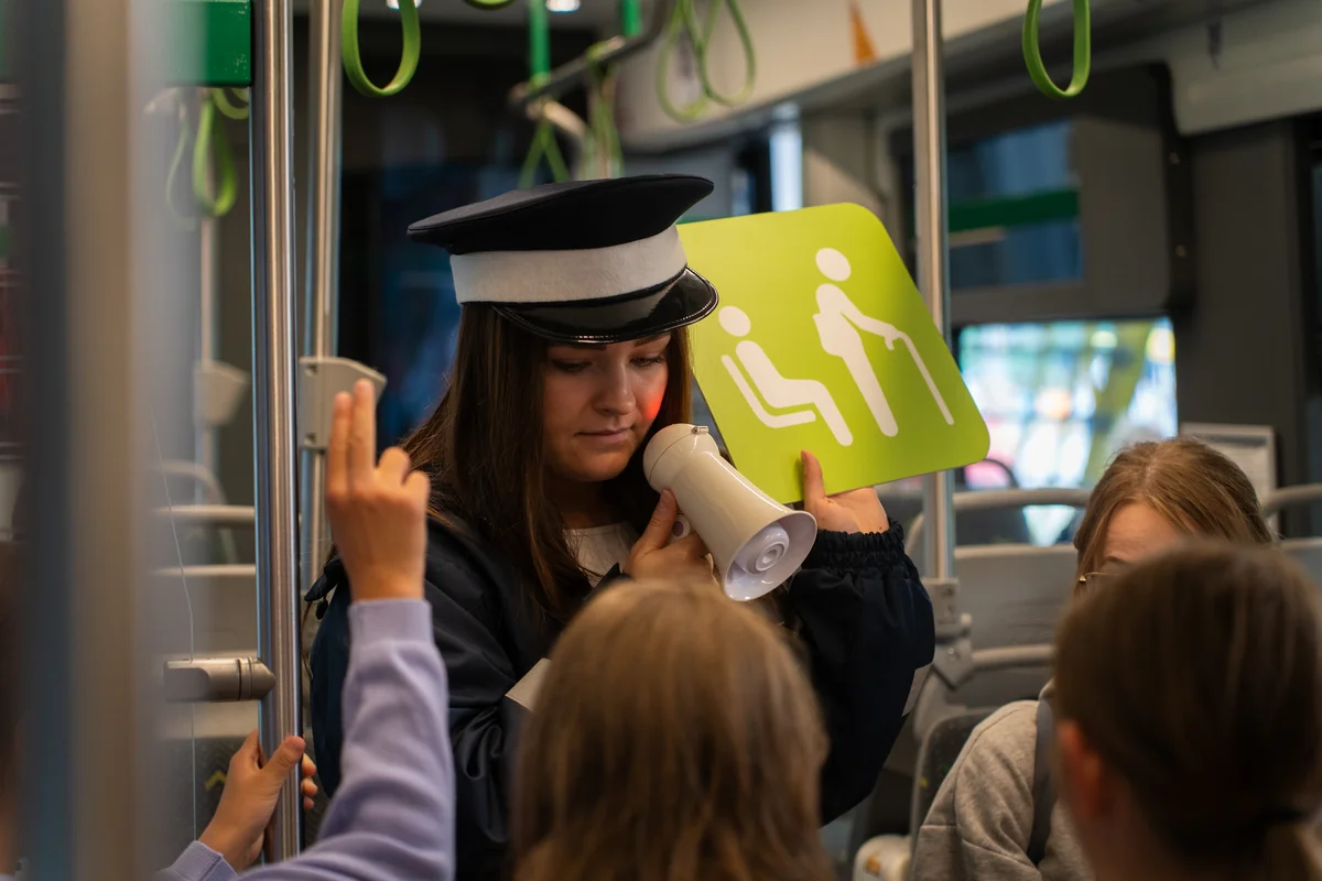 Obraz do artykułu: Tłumy w gorzowskiej zajezdni. Niemal tysiąc osób zajrzało za kulisy tramwajów