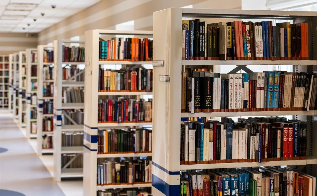 Biblioteka poszukuje młodszego bibliotekarza do działu zbiorów regionalnych
