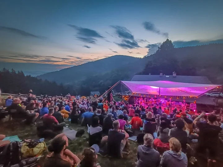 Grafika promocyjna wydarzenia Dom o Zielonych Progach — Ballady z gór w Gorzowie Wielkopolskim