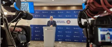 Sanepid rusza z letnią szkołą decyzji. Upał to tylko początek zagrożeń