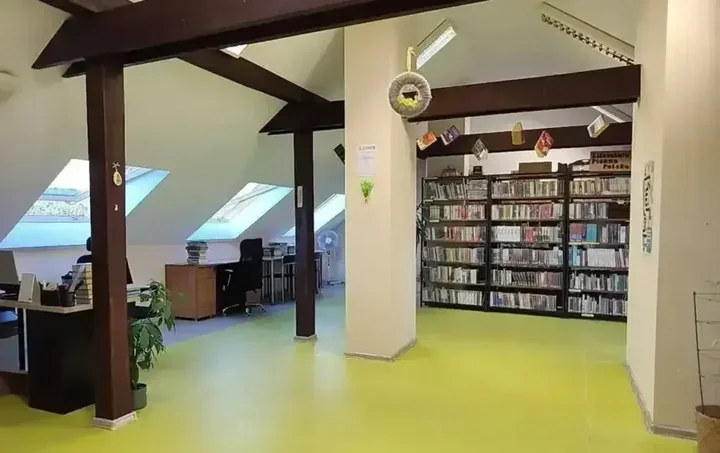 Biblioteka w Silnej zmienia wnętrze. Jest miejsce na książki i rozmowę