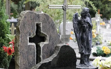 Na cmentarz w Gorzowie nie wjadą auta. Seniorzy pojadą bezpłatnie