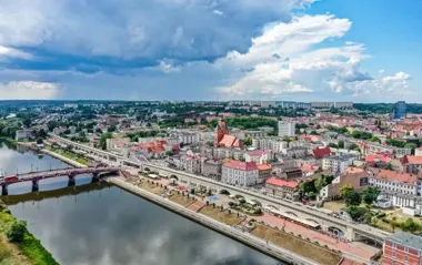Plac zabaw na Łużyckiej znika z planów. Spór o utrzymanie przesądził