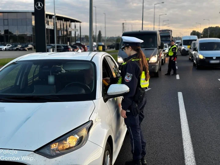 Nietrzeźwy kierowca przewoził dwoje dzieci w Gorzowie