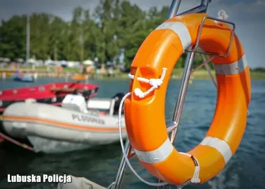 Wakacyjny wypoczynek nad wodą może skończyć się tragedią. Policja apeluje