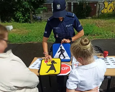 Rodzinny piknik w Gorzowie - policjantki przypomniały zasady przed wakacjami