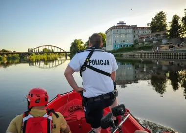 Policjanci i strażacy ruszyli nad wodę - upał może skończyć się tragedią