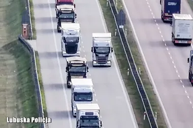 Policyjny dron nad A2. 62 wykroczenia kierujących ciężarówkami